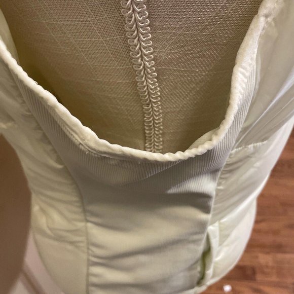 FABLETICS Elliot Packable Puffer Vest in LUMINOUS size SMALL - GENTLY USED - Picture 6 of 13